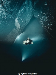 This picture was taken in a black marble mine in belgium,... by Kjento Nuytkens 